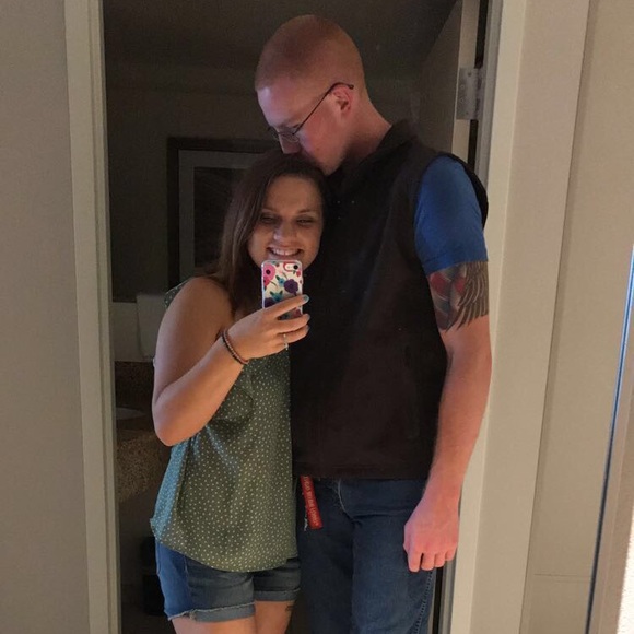 Meet your Posher, Amanda - Picture 1 of 1